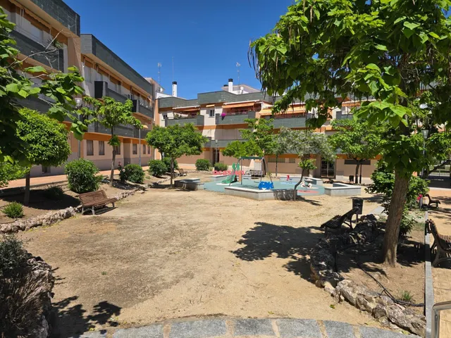 APARTAMENTO EN VENTA EN LA URBANIZACIÓN LA SALCHI — 16