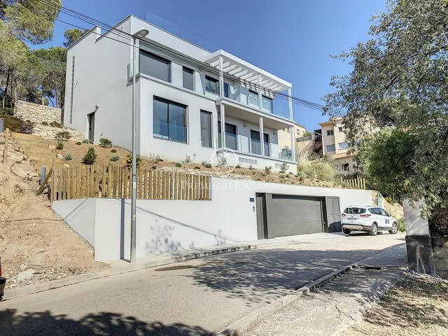 Nueva promoción de vivienda unifamiliar en venta y con vistas al mar en Lloret de Mar — 5