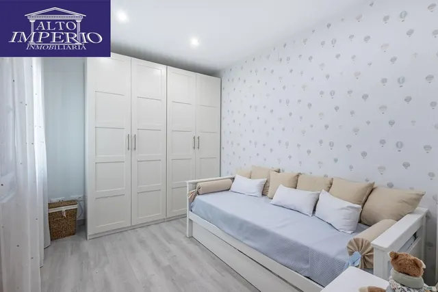 Amplia casa de 182 m2 con patio, gran sótano y a menos de 5 minutos del metro — 21