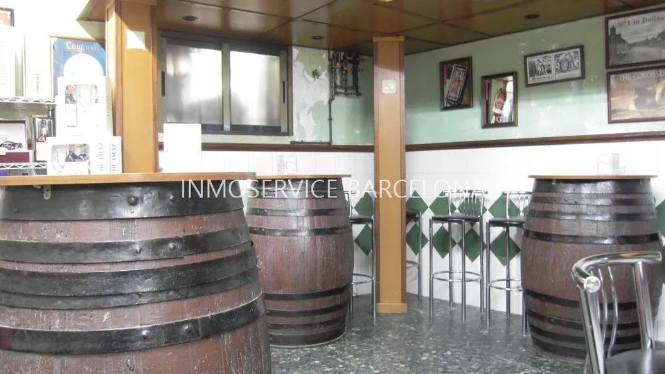 VENTA EMBLEMATICO LOCAL CON POSIBILIDAD DE VIVIENDA