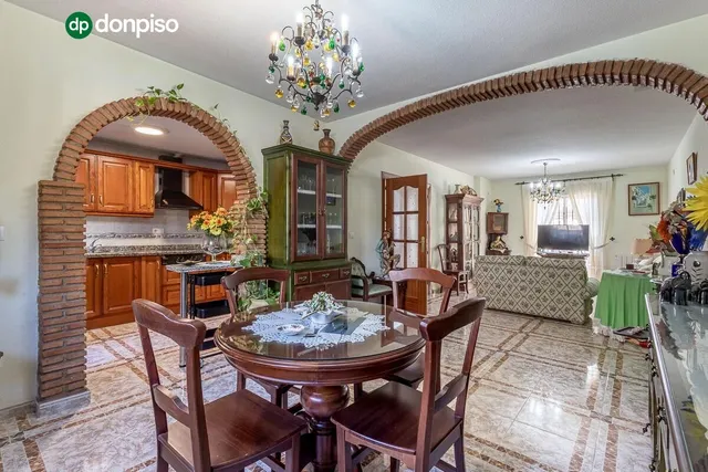 Casa en Ogijares con piscina comunitaria. — 8