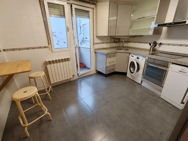 ¡Moderno apartamento en el corazón de León! ️✨ - foto 3