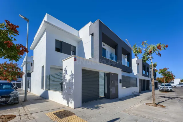 Pareado 4 habitaciones 122m² en venta - Andalucia