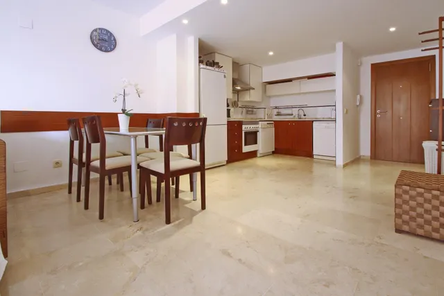 Soleado apartamento con vistas a la piscina en La Entrada, Punta Prima, Costa Blanca — 10
