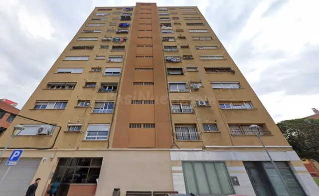 Se vende piso ALQUILADO en Calle Vint-I-Cinc De Setembre de 