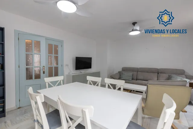 Casa independiente con piscina en La Zubia. — 6
