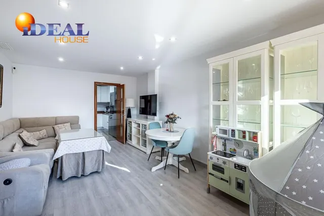 Amplia casa de 182 m2 con patio, gran sótano y a menos de 5 minutos del metro — 6
