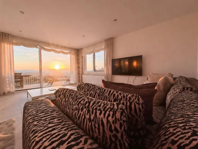 Espectacular villa con vistas panorámicas al mar en la exclusiva urbanización Mas Nou — 19