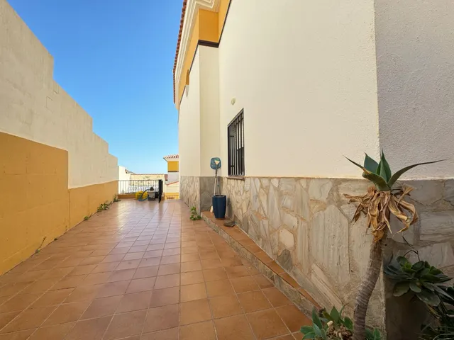 Exclusivo chalet independiente con apartamento en Castell de Ferro, la joya de la Costa Tropical — 13