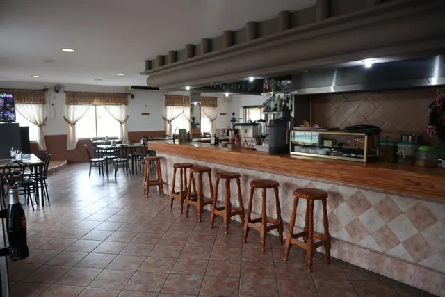 ESPECTACULAR COMPLEJO DE HOSTELERÍA EN PLENO FUNCIONAMIENTO — 3