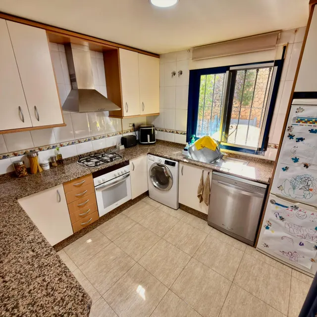 APARTAMENTO EN PLANTA BAJA CON 2 DORMITORIOS Y PISCINA EN LA - foto 3