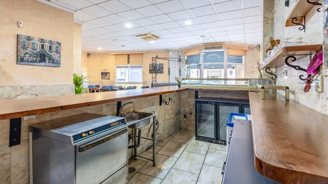 Local comercial listo para restaurante en pleno centro de Torrevieja — 20