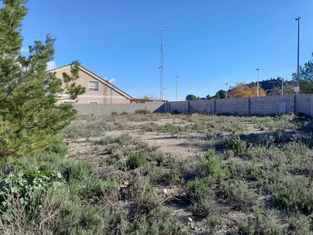 TERRENO URBANO A LA VENTA EN BENAGUACIL — 2