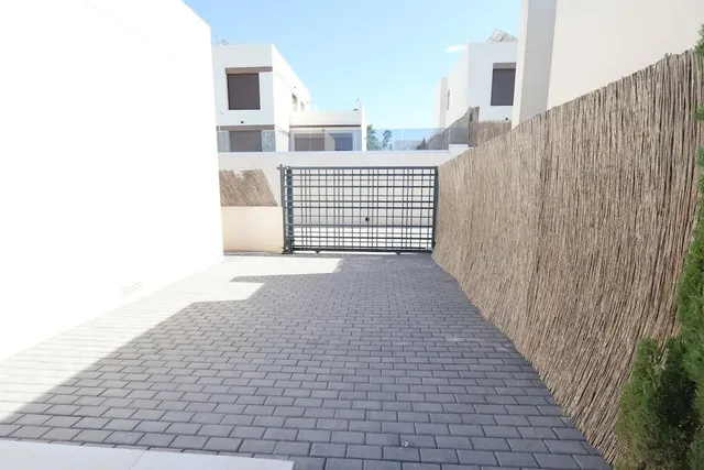 Villa moderna con piscina privada y vistas al golf en La Finca, Algorfa — 18