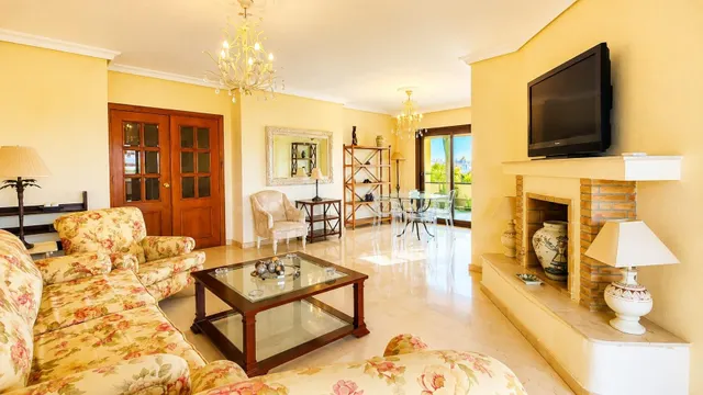 Espectacular apartamento en el pleno CENTRO de SAN PEDRO ALCÁNTARA con gran terraza y vistas PANORAMICAS AL MAR. — 5