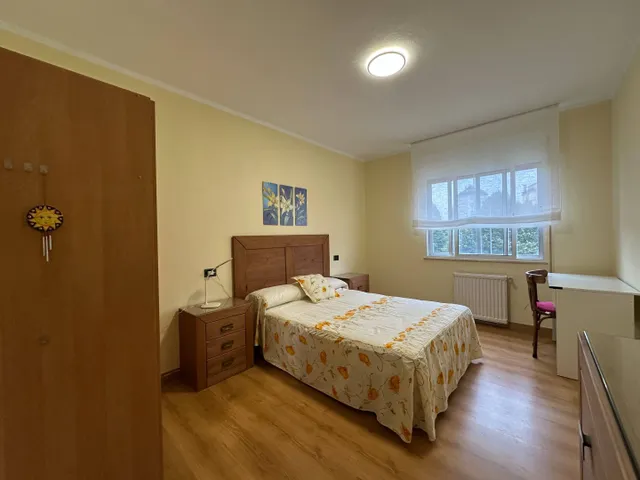 Amplio piso de 4 habitaciones con terraza y garaje en Rúa Erin (Zona Sur) — 18
