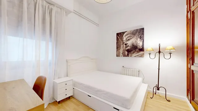 ¡Oportunidad única! Piso de lujo en alquiler en el corazón de Valencia — 36