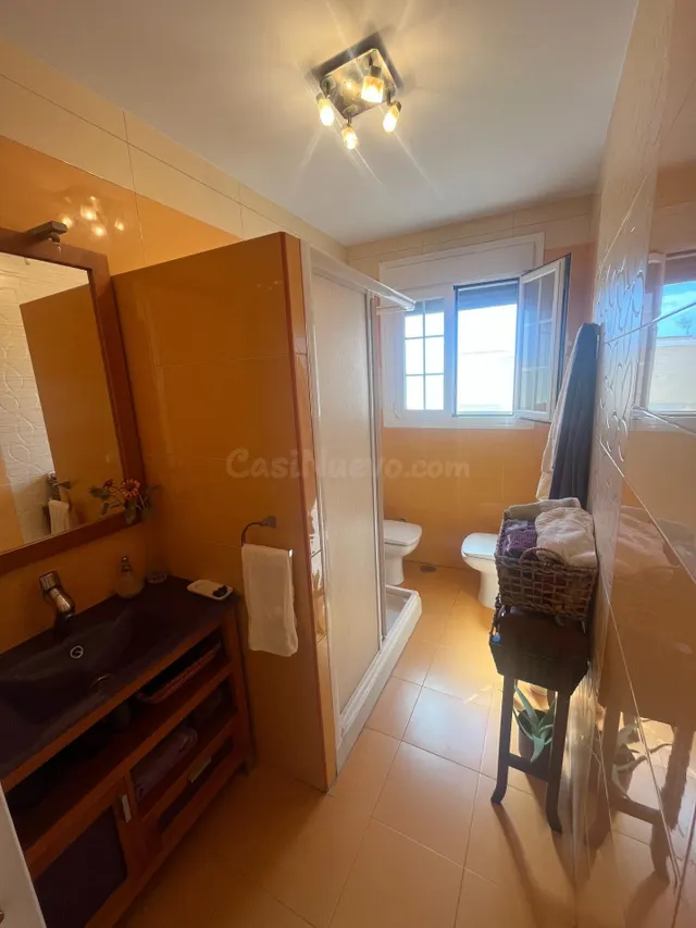 GRAN CASA MUY AMPLIA Y LUMINOSA EN ADRA - foto 4