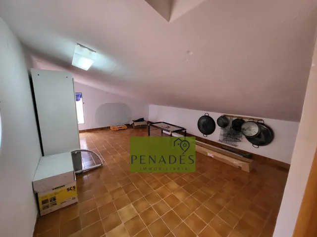 ESPECTACULAR CHALET MUY CERCA DEL PUEBLO — 32