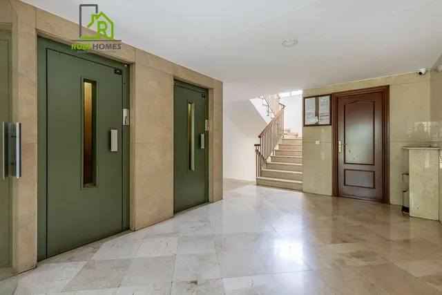 AMPLIO PISO EN VENTA JUNTO A PLAZA DE TOROS - GRANADA — 28