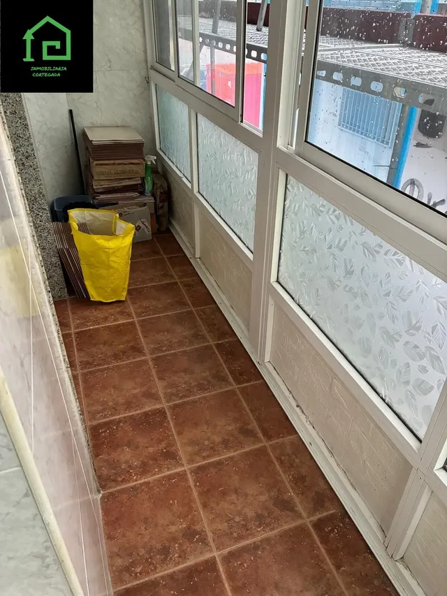 PISO CON TRASTERO CERCA DEL CENTRO COMERCIAL — 25