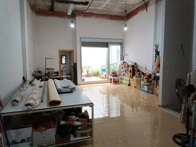 LOCAL DIAFANO EN LA FLORIDA — 2
