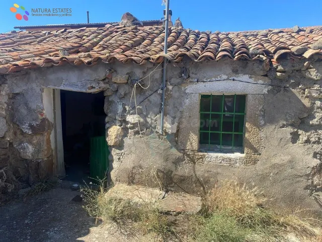 CASA DE PUEBLO A REFORMAR TOTALMENTE EN ENTORNO ENVIDIABLE. - foto 4