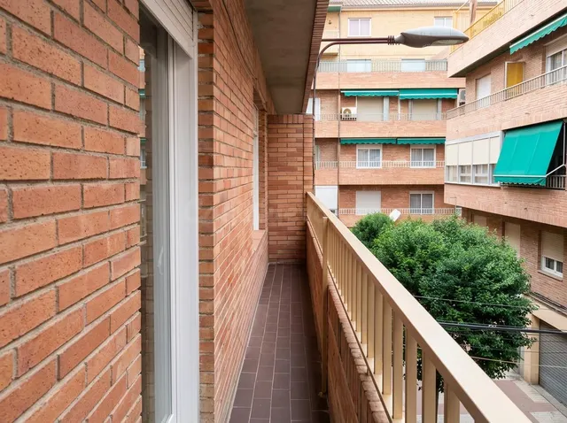🏡 Amplio y Cómodo Piso en Alquiler de 4 Dormitorios | Zona P - foto 4