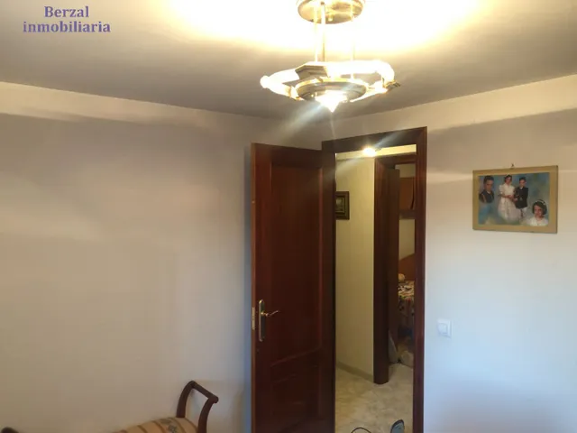 Casa de pueblo, para entrar a vivir, en entorno privilegiado de montaña. — 38