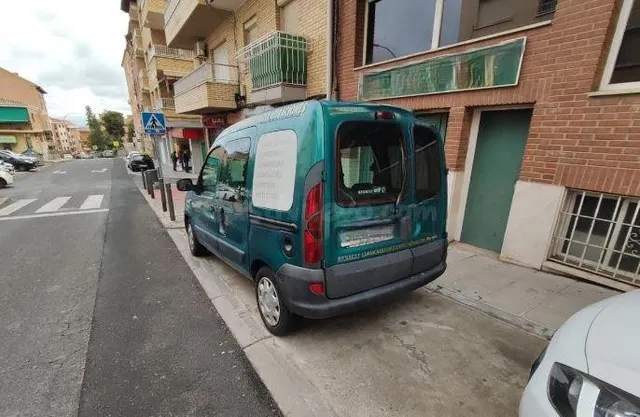 SE VENDE local comercial OKUPA en Avenida Purisima Concepció - foto 3