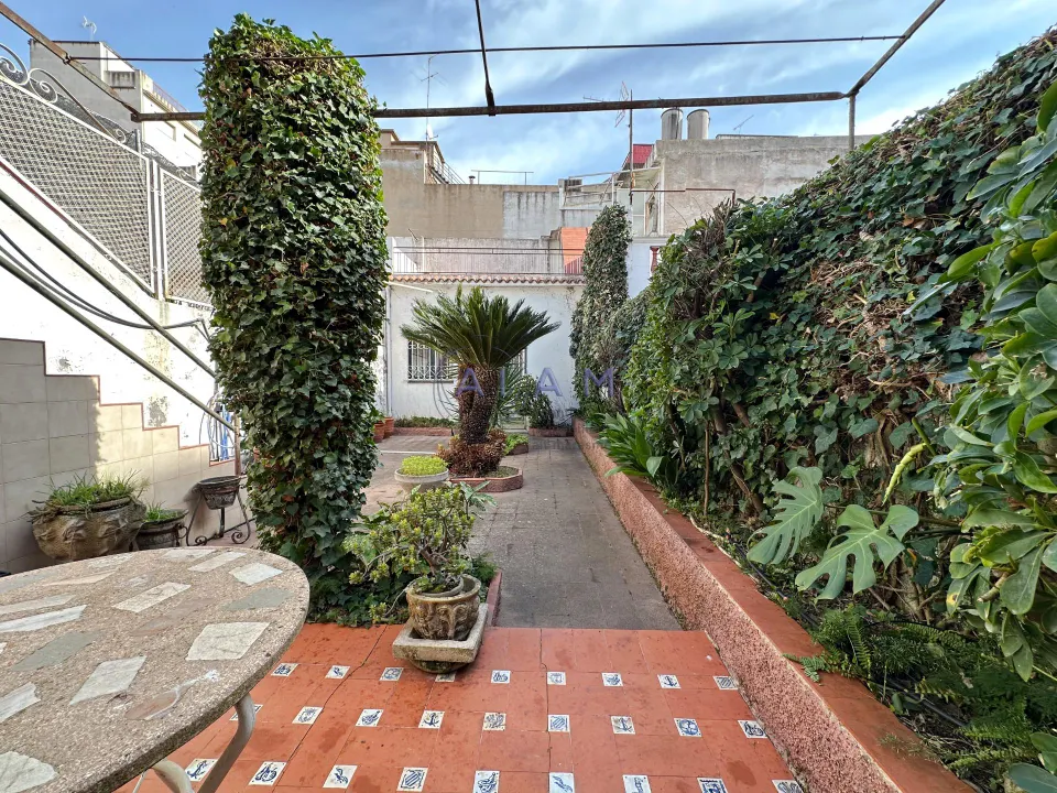 ¡Descubre esta magnífica casa en el corazón de Calella!