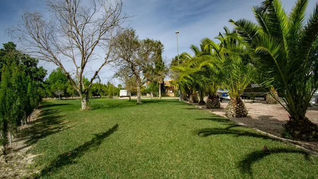 Chalet en sax buena zona para vivir todo el año. — 36