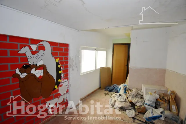 CASA MUY AMPLIA PARA REFORMAR, CON TERRAZA Y TRASTERO — 28