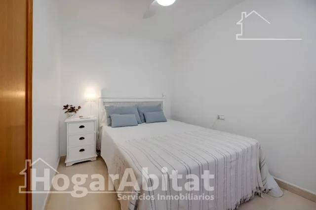 PRECIOSO ÁTICO CON DOS TERRAZAS, GARAJE Y PISCINA JUNTO AL MAR — 38