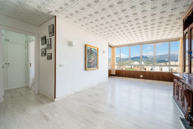Amplio piso con gran potencial en Inca - foto 4
