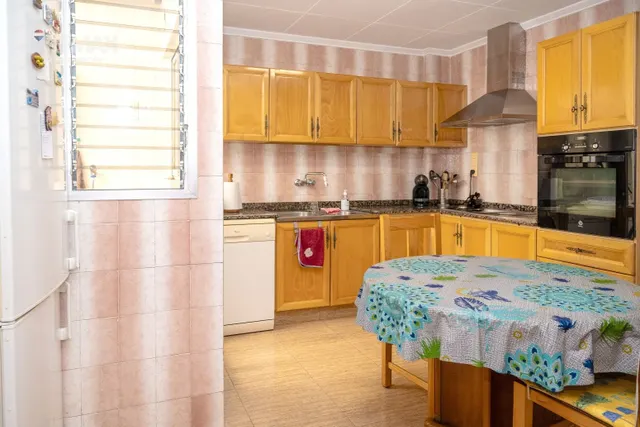 GRAN ADOSADO DE 254 m2 EN ENGUERA CON GARAJE XXL, PATIO Y P — 8