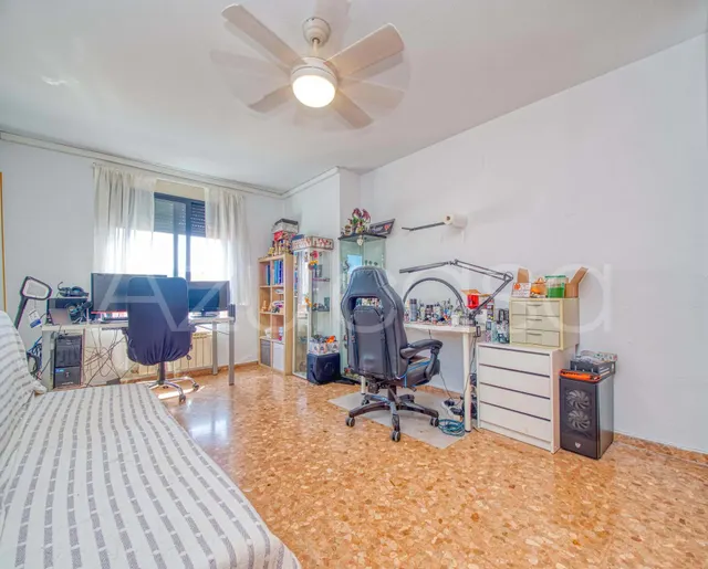 Ático en venta de 2 dormitorios y 2 baños en Gran Vía, Alicante — 32