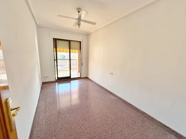 Vivienda esquinera muy luminosa y todo exterior en Petrer — 11