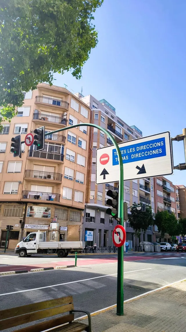 Y SI PUDIERAS COMBINAR EL PRECIO Y EL DISEÑO DE TU CASA. CRE