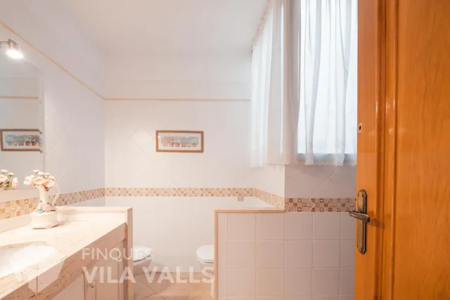 Casa con garaje para 5 coches, 2 terrazas y amplios espacios familiares — 39