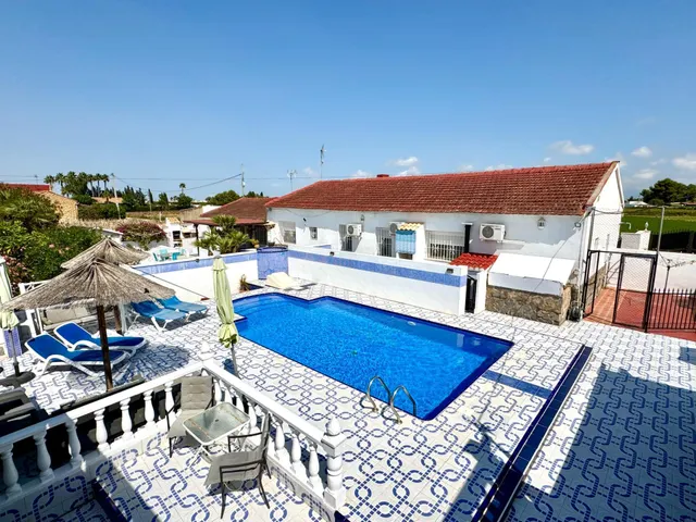 Villa 7 habitaciones 374m² en venta - Comunidad valenciana — 7