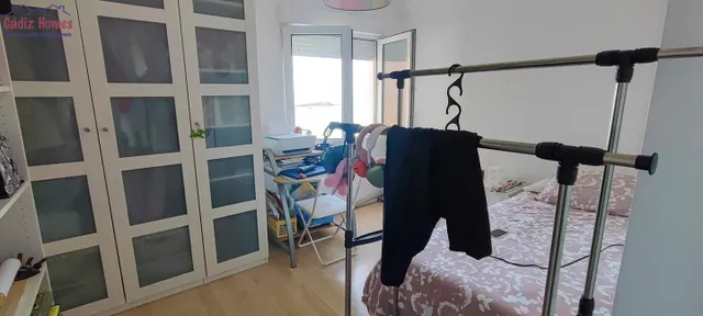AMPLIA VIVIENDA A LOS PIES DE LA CALETA — 46