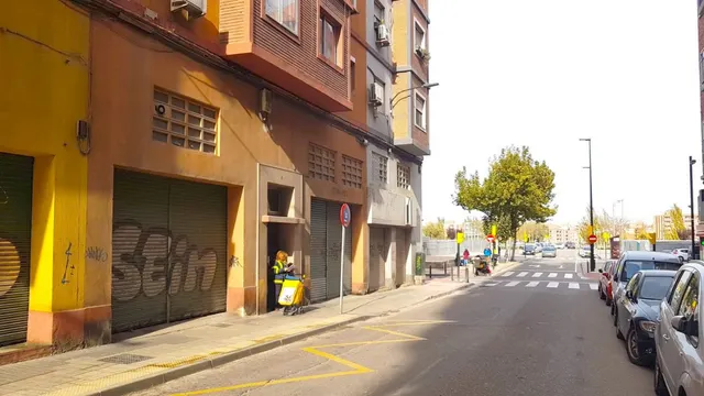 AVDA NAVARRA - 106 m2 de LOCAL COMERCIAL A PIE DE CALLE. — 17