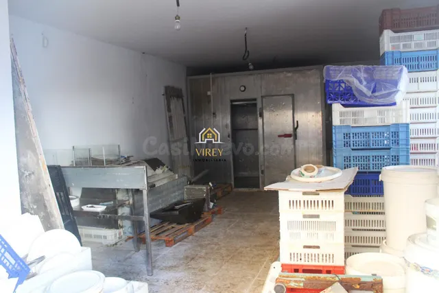 Oportunidad Única: Transforma un Espacio Comercial en Tu Hog - foto 2