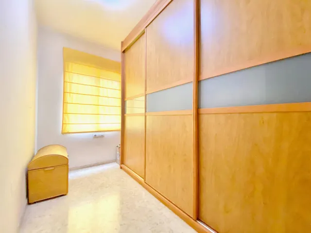 PISO RENTA LIBRE MUY LUMINOSO CON GARAJE Y 3 DORMITORIOS MUY BIEN SITUADO EN AVDA. PUERTA DEL SUR — 7