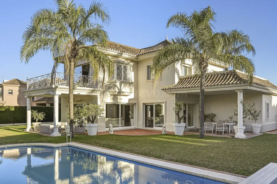 Chalet 5 habitaciones 307m² en venta - Marbella