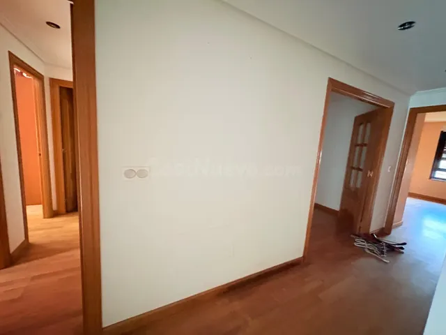 ESTUPENDO PISO EN ZONA ALTA DE PONFERRADA — 2