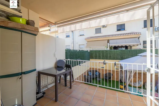 Espectacular chalet adosado en el Vial de Churriana de la Vega: eficiencia, confort y listo para entrar a vivir! — 16