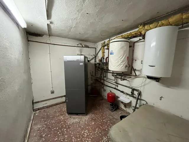 Hotel 9 habitaciones 694m² en venta - AYORA — 41