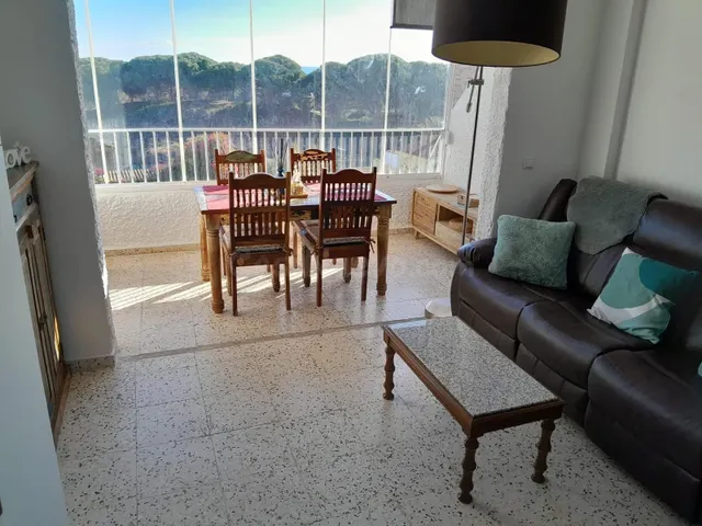 ESPECTACULAR VIVIENDA FRENTE A LA PINADA, RODEADA DE VEGETACIÓN — 5